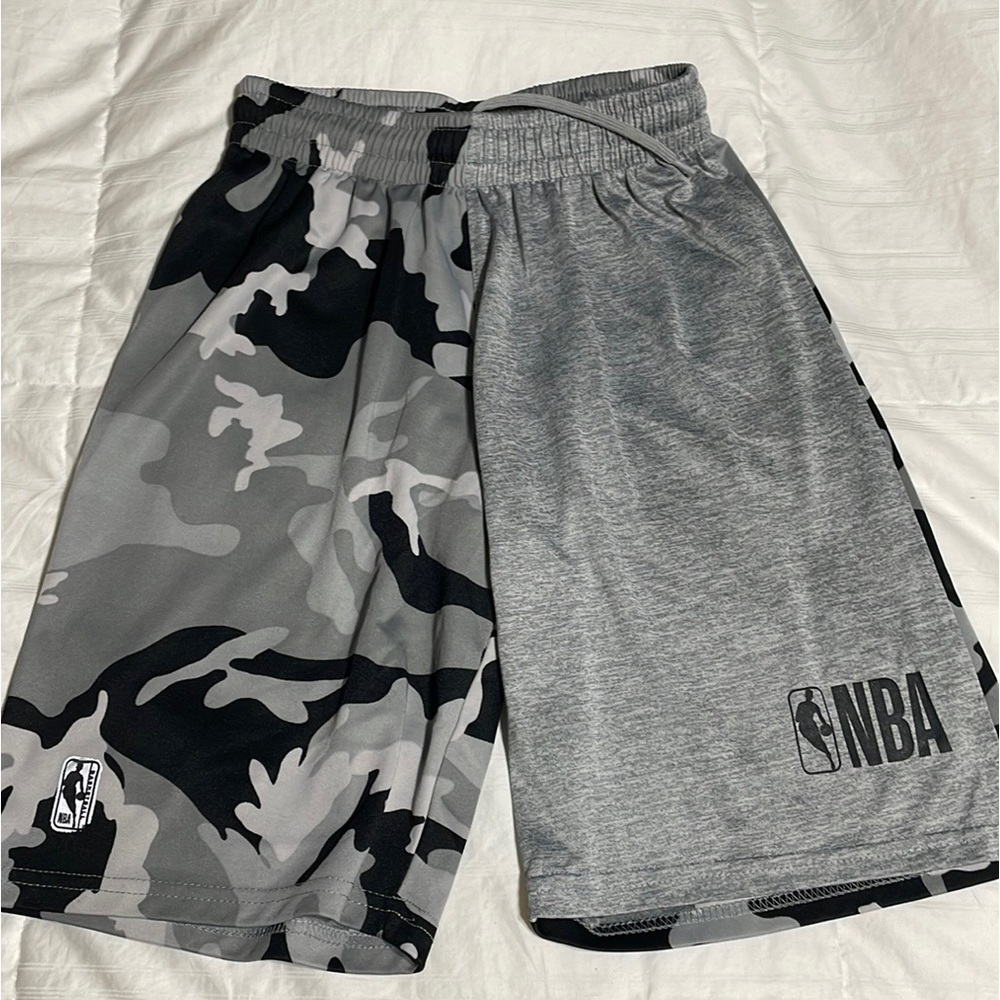 NBA Basketball 🏀 Gray and Camo Boys Shorts Large EUC - See Matching Shirt Too!
